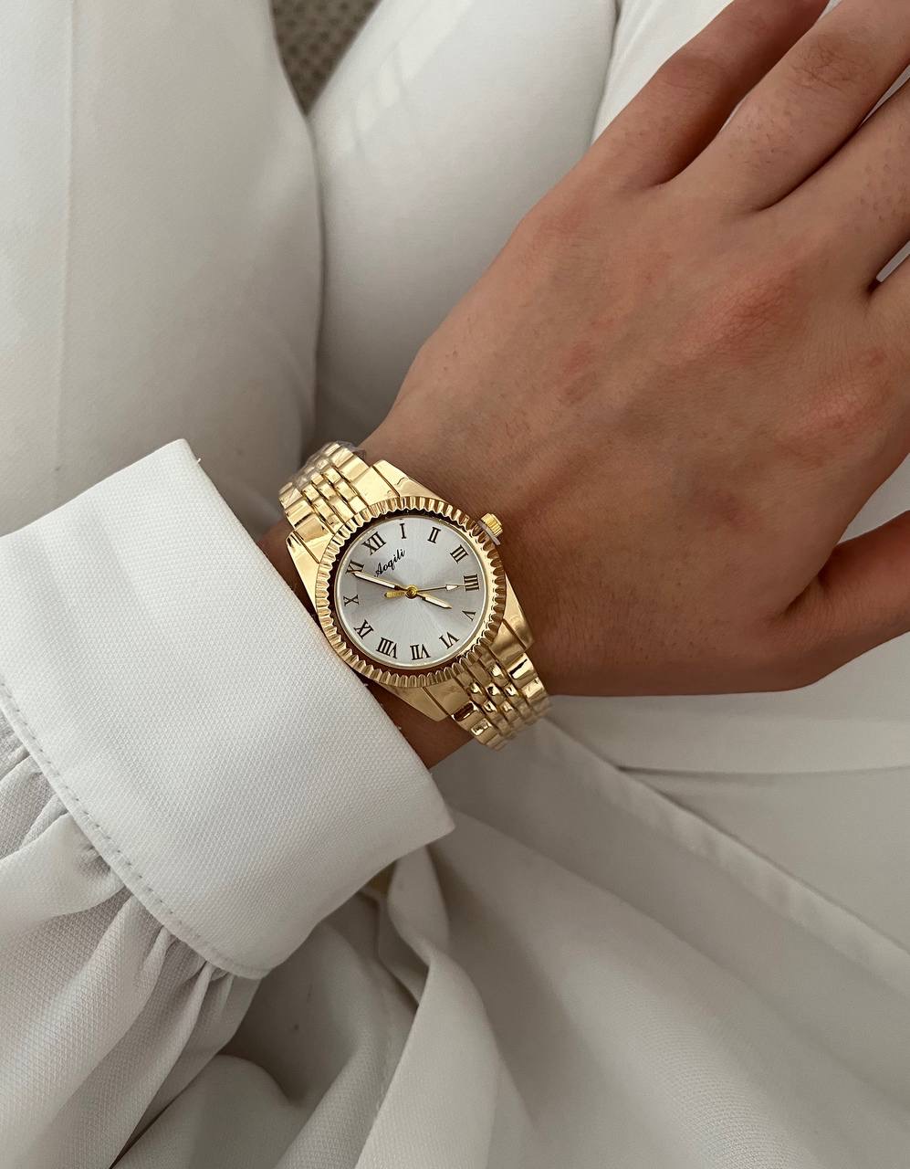 ساعت صفحه گرد استیل زنانه استفاده روزانه