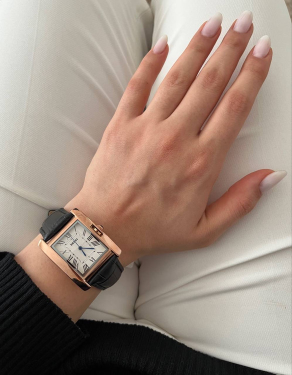 ساعت بند چرم مشکی زنانه صفحه مربعی