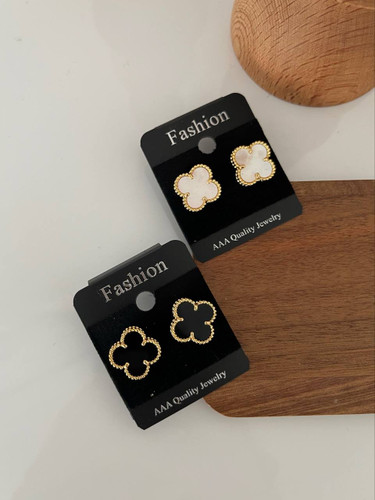 گوشواره ونکلیف میخی استیل طلایی زنانه