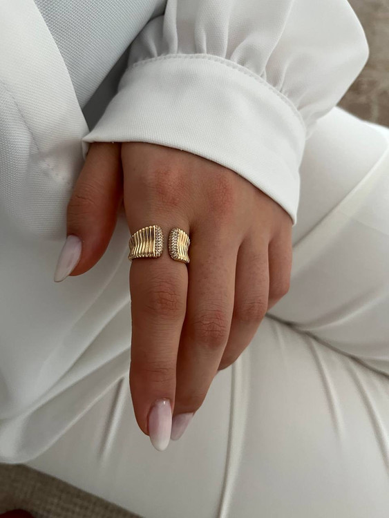 انگشتر طرح طلای طلایی زنانه